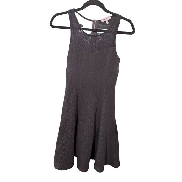 Monteau Los Angeles Sleeveless Fit and Flare with Lace Detail on Back Black Dres - Picture 1 of 7